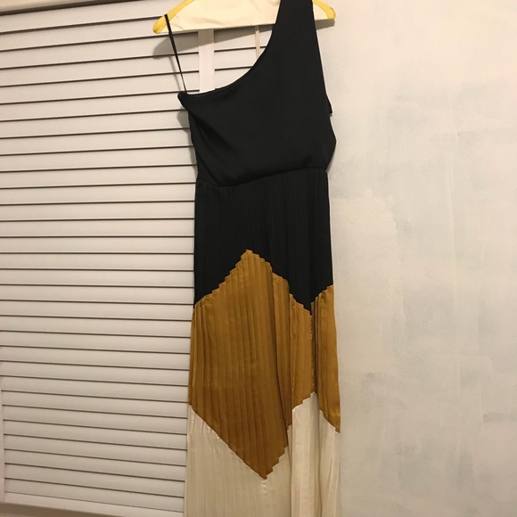 Beautiful pleated Anthropologie maxi dress - Picture 4 of 8